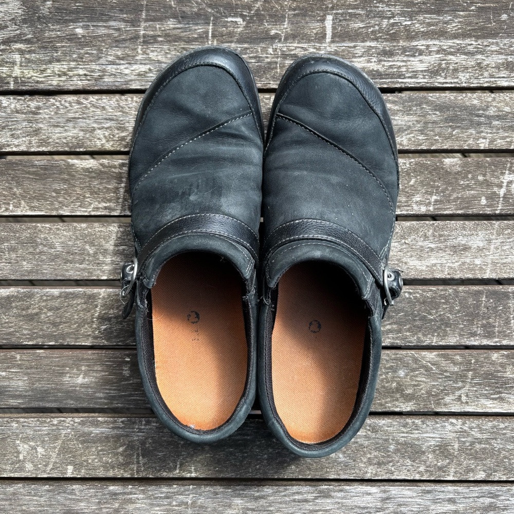 Merrell Dassie Buckle Slip on Shoes Womens Size 11 in Black/Charcoal Gray